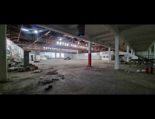 1,727M² WAREHOUSE TO LET IN CONGELLA